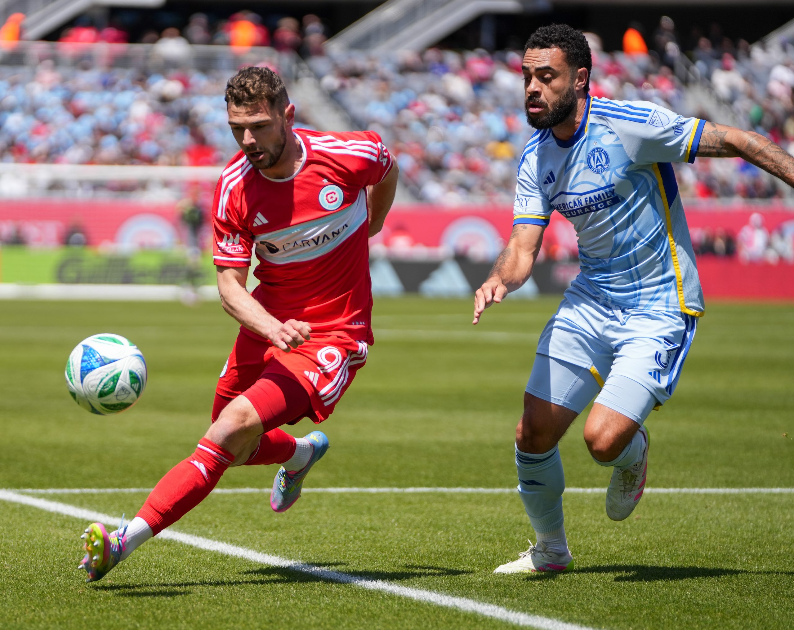 Hugo Cuypers plays the ball against Atlanta United on May 10, 2025