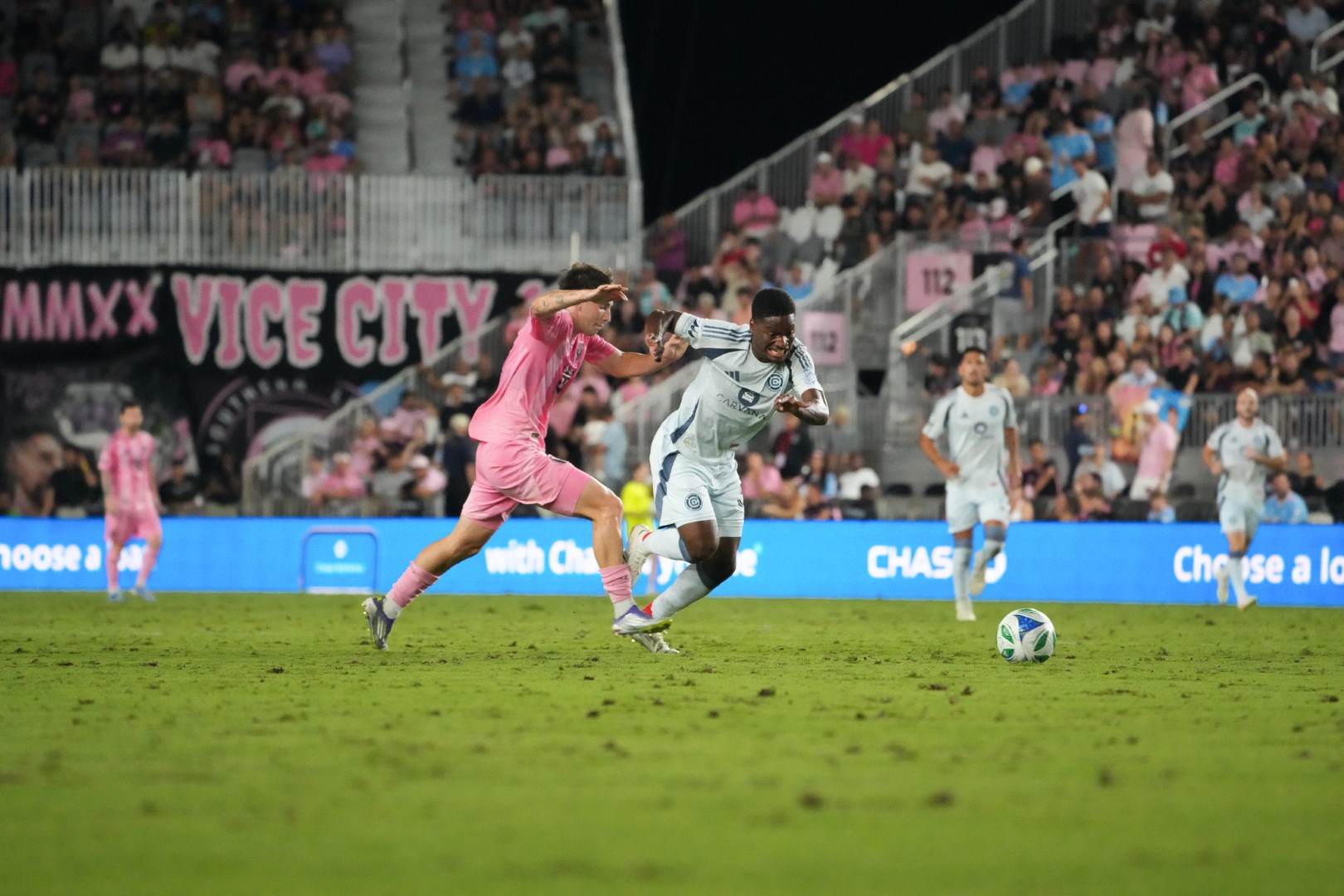 Justin Reynolds plays the ball against Inter Miami on September 30, 2025