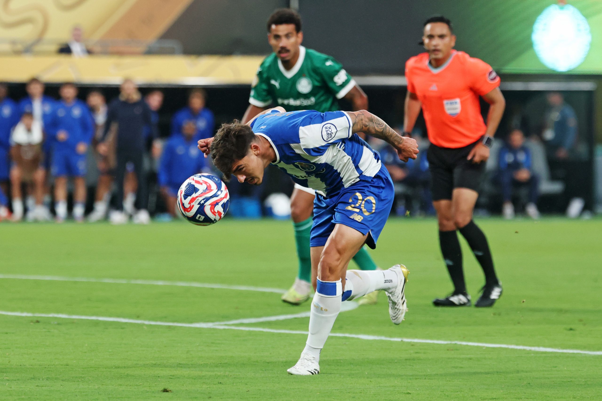 Jun 15, 2025; East Rutherford, New Jersey, USA; FC Porto midfielder Andre Franco (20) heads the ball during the second half against SE Palmeiras during a group stage match of the 2025 FIFA Club World Cup at MetLife Stadium. Mandatory Credit: Vincent Carchietta-Imagn Images