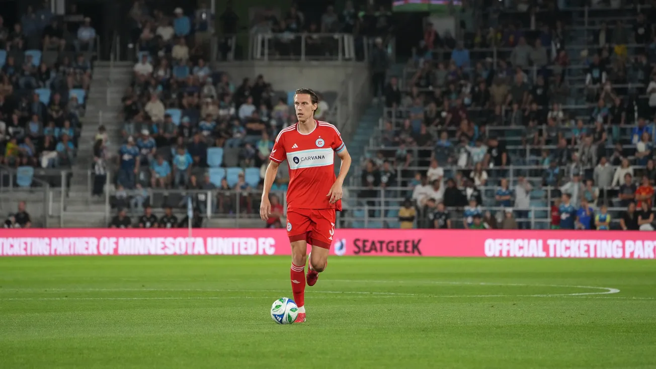 Jack Elliott plays the ball against Minnesota United on September 20, 2025